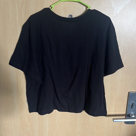 Black women’s vans T-shirts size XL with silver holographic vans emblem NWT - Picture 3 of 3